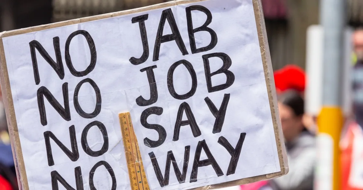 HN Rips WSJ's AI Jobs Story as Tone-Deaf Amid 260K Layoffs